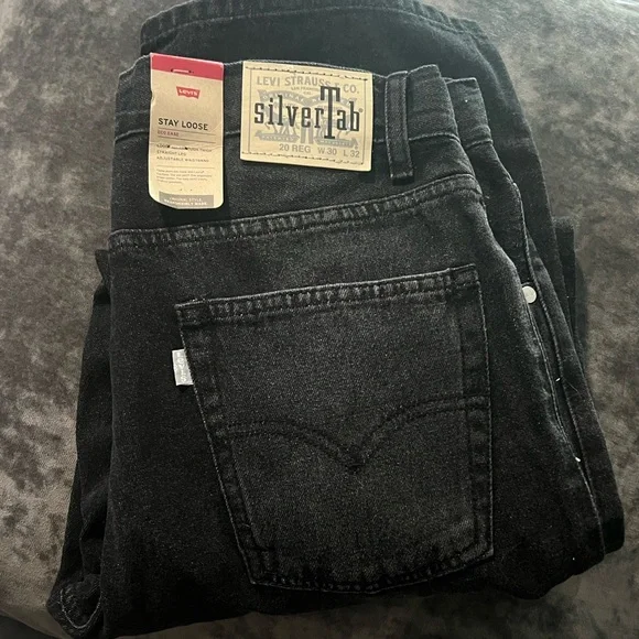 Levi's Boys size 20 30x32 $10.00 BLK Relaxed Jeans
$10 NWT - Picture 2 of 5